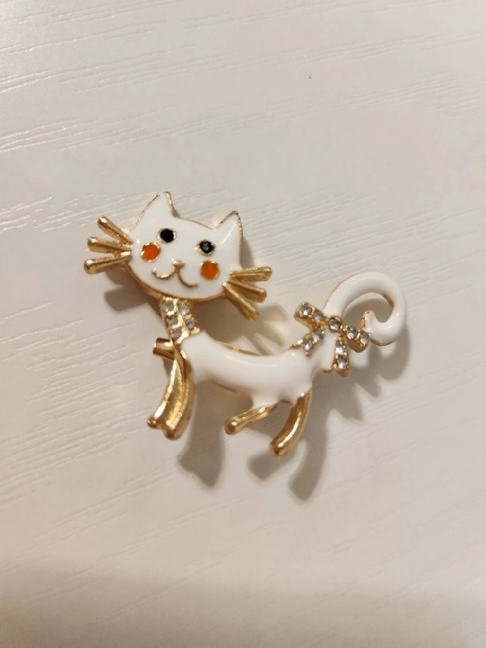 Fancy Cat Brooch Pin in White & Gold